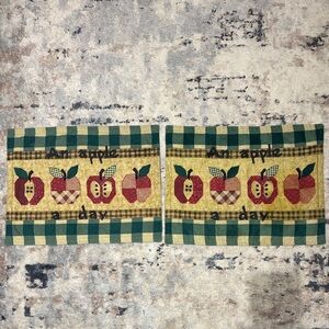 Set of 2 An Apple A Day Placemats